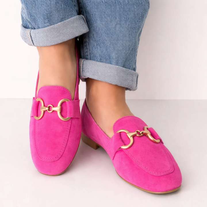 ELEGANT LOAFERS WITH METAL DETAIL