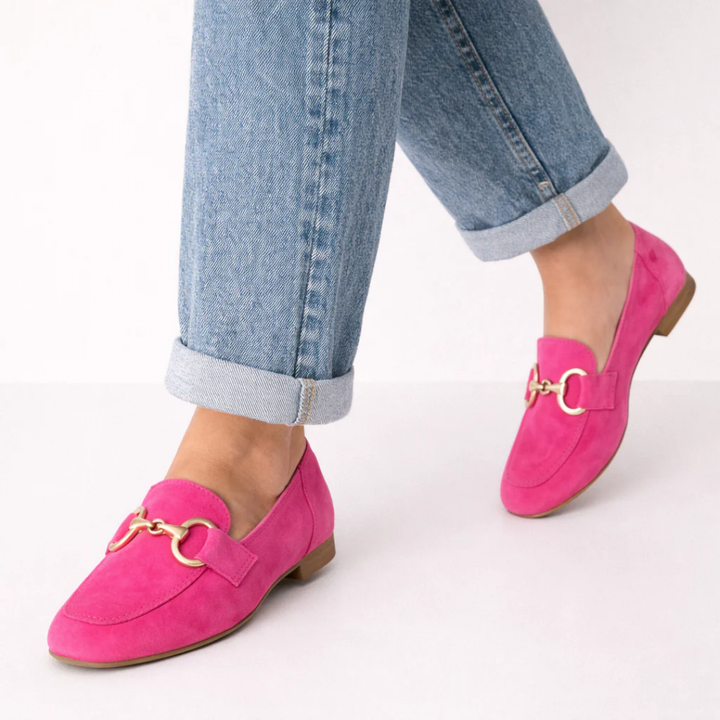 ELEGANT LOAFERS WITH METAL DETAIL
