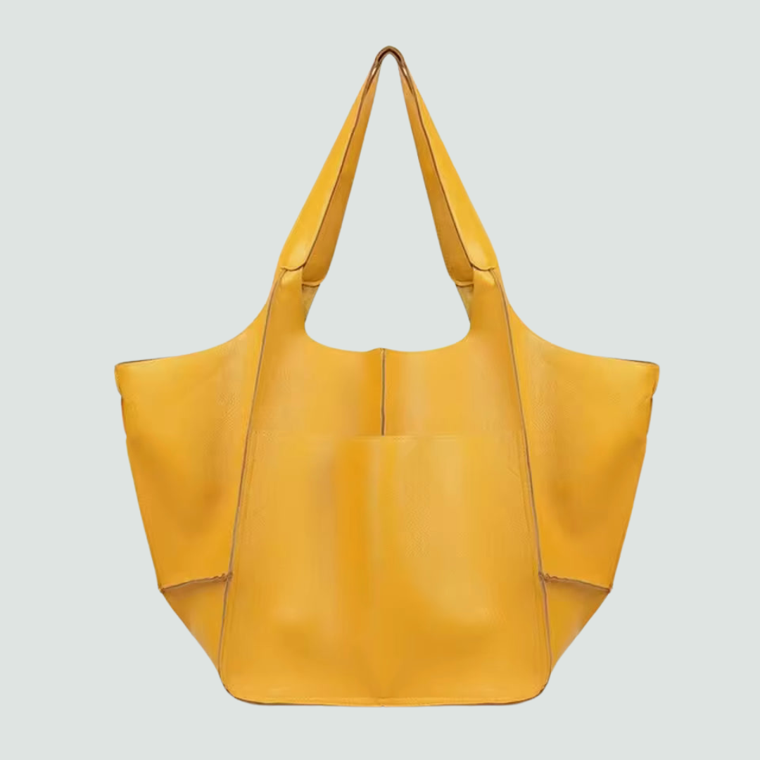 Laura’s Timeless Allure | Vintage Bag