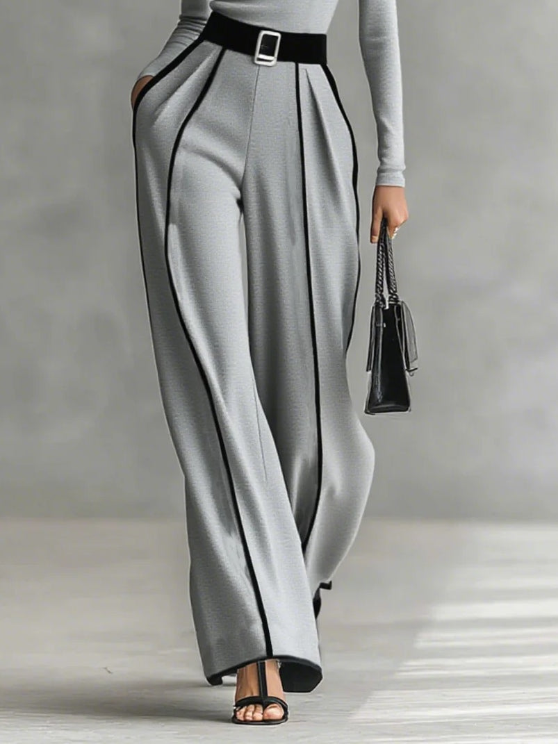 Vera™ | Elegant set with contrast detail