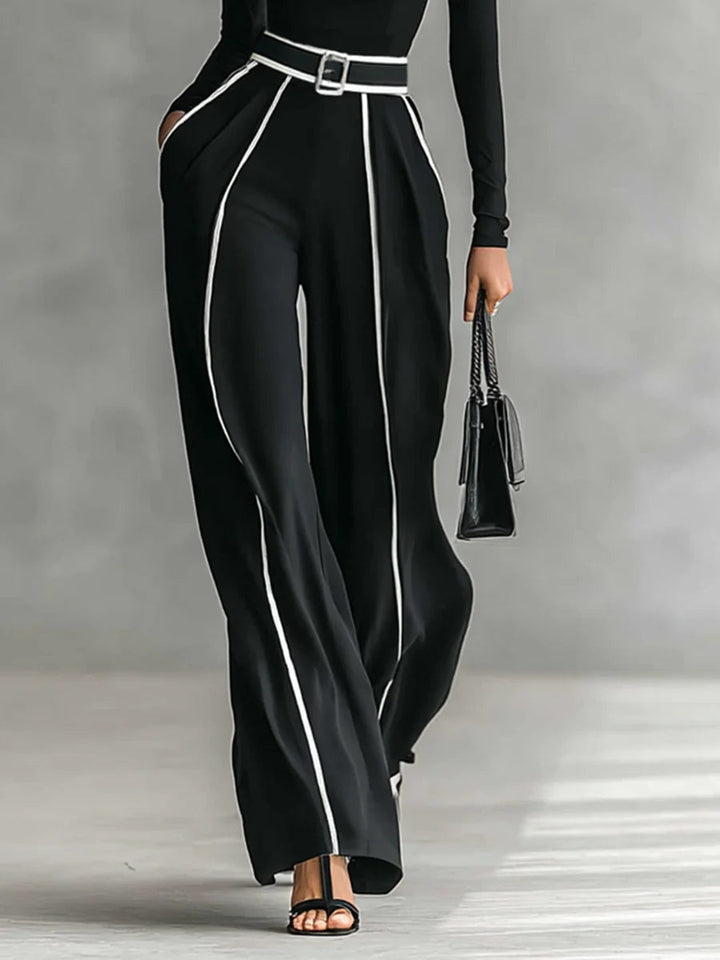 Vera™ | Elegant set with contrast detail
